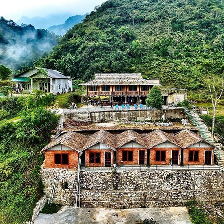 Du Gia Cozy Homestay & Tours Làng Cac Esterno foto