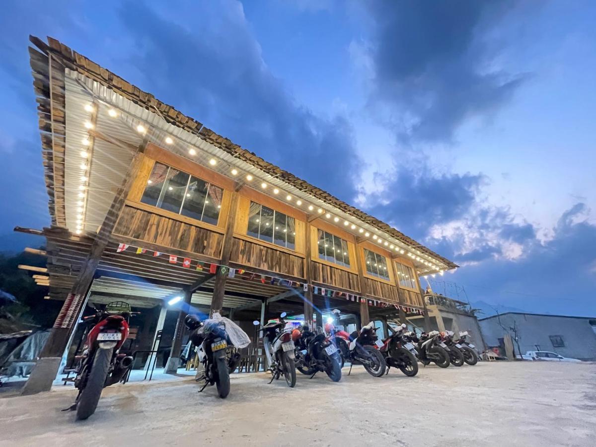Du Gia Cozy Homestay & Tours Làng Cac Esterno foto