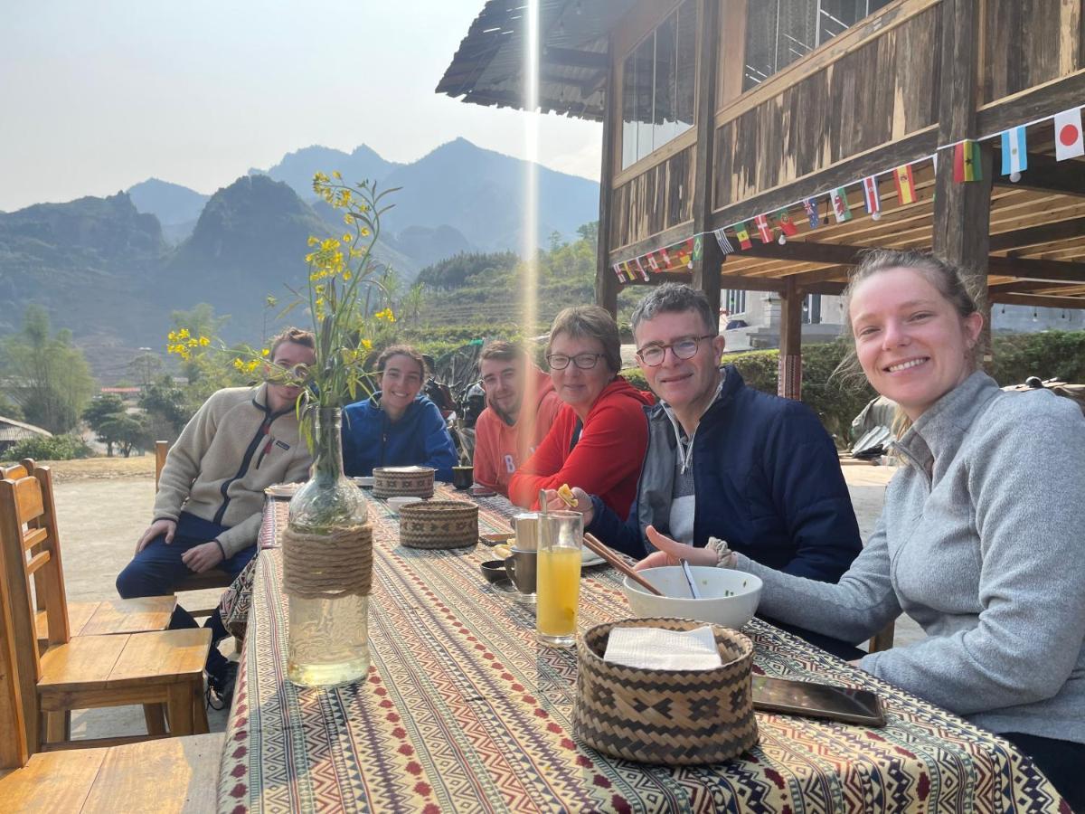 Du Gia Cozy Homestay & Tours Làng Cac Esterno foto