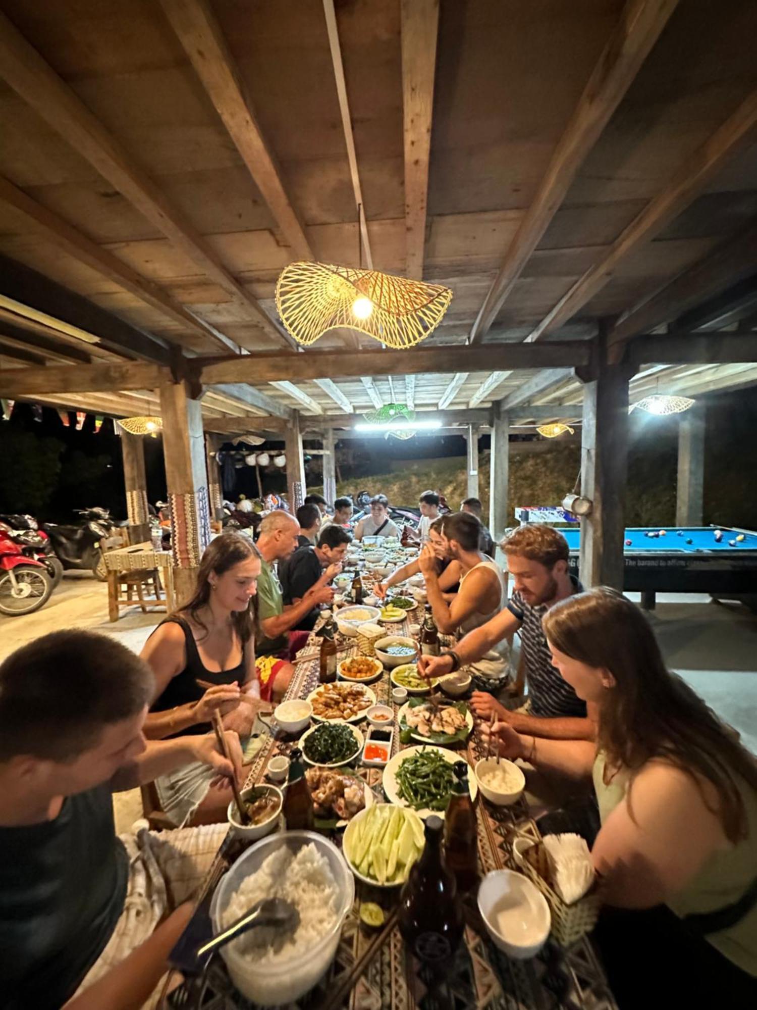 Du Gia Cozy Homestay & Tours Làng Cac Esterno foto