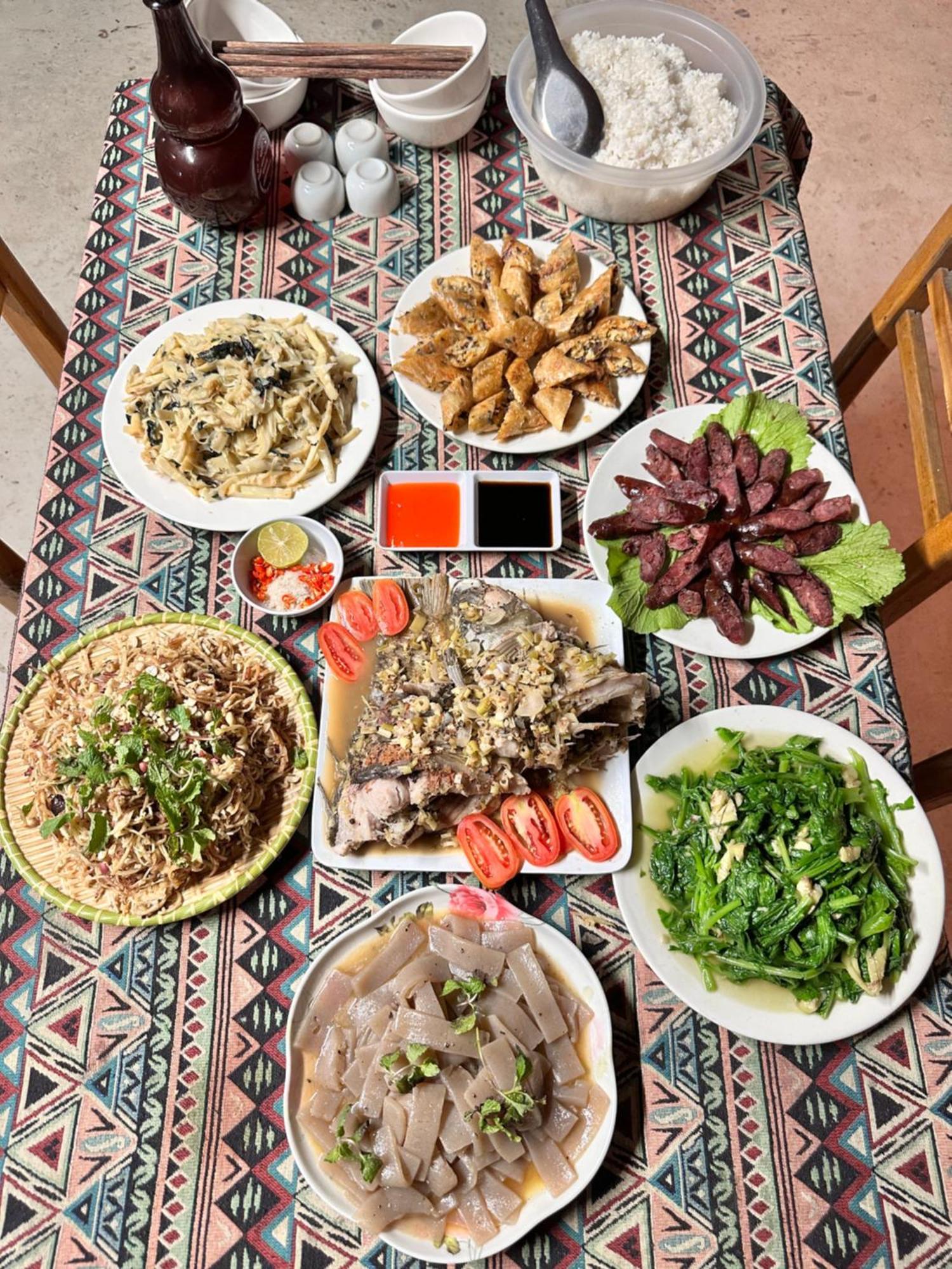 Du Gia Cozy Homestay & Tours Làng Cac Esterno foto